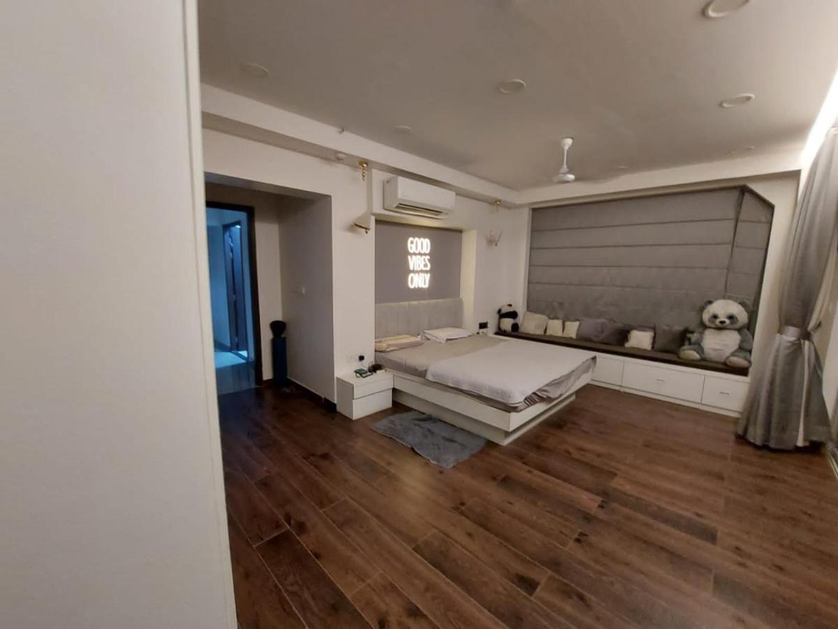Royal Nest Premium Hotel Pune Exterior photo