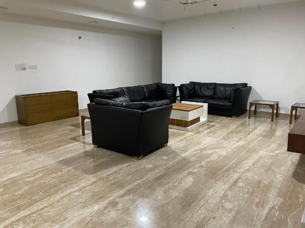 Royal Nest Premium Hotel Pune Exterior photo