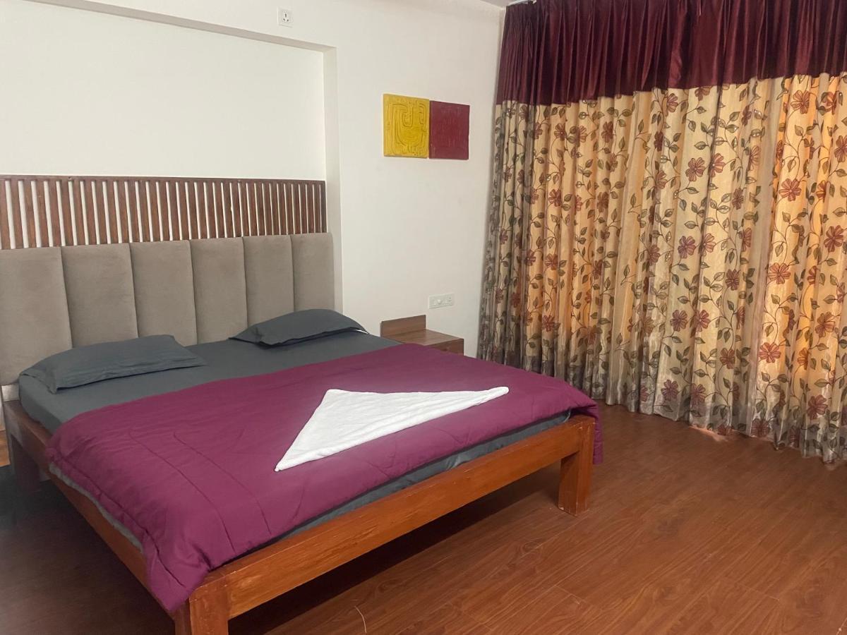 Royal Nest Premium Hotel Pune Exterior photo